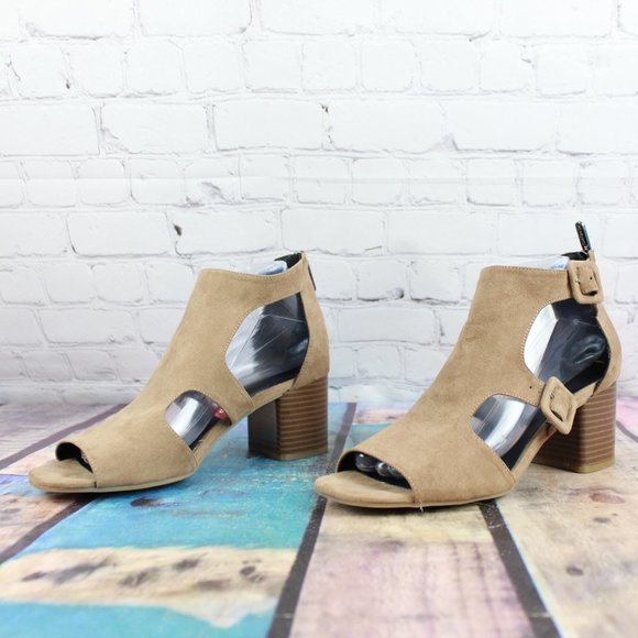 Indigo Rd. Mandi Brown Faux Suede Buckle Back Zipper Heel Sandals Size 8 - Picture 2 of 9